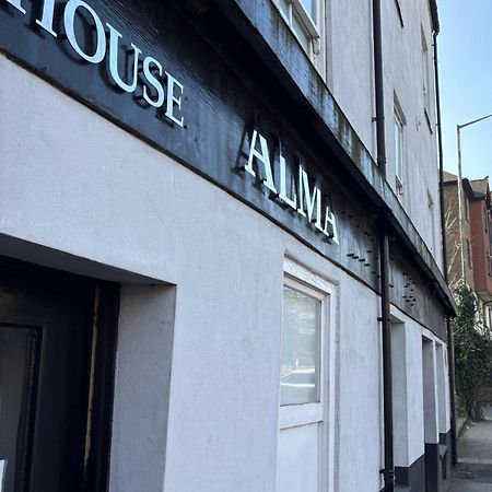 Хостел Alma House Дувр Экстерьер фото