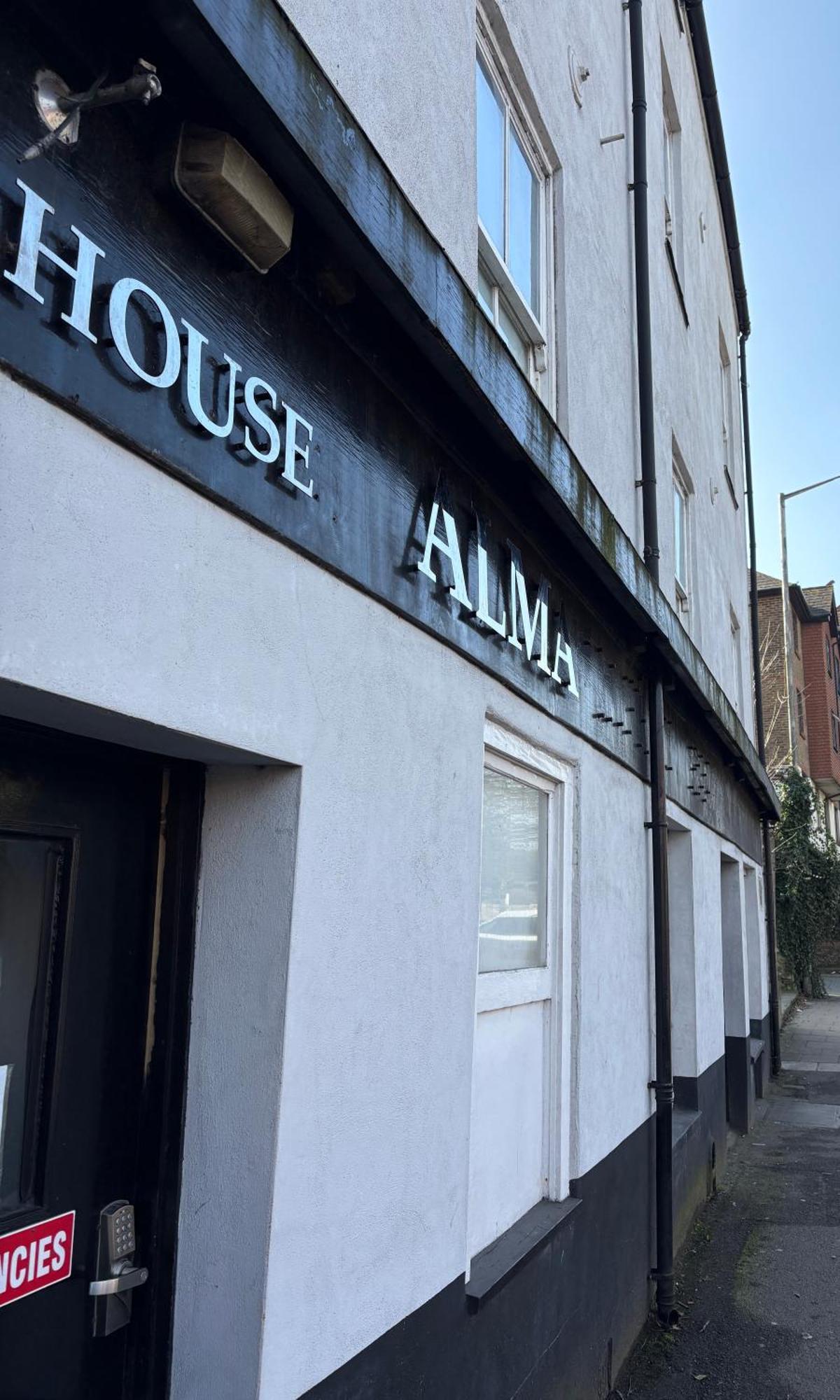 Хостел Alma House Дувр Экстерьер фото